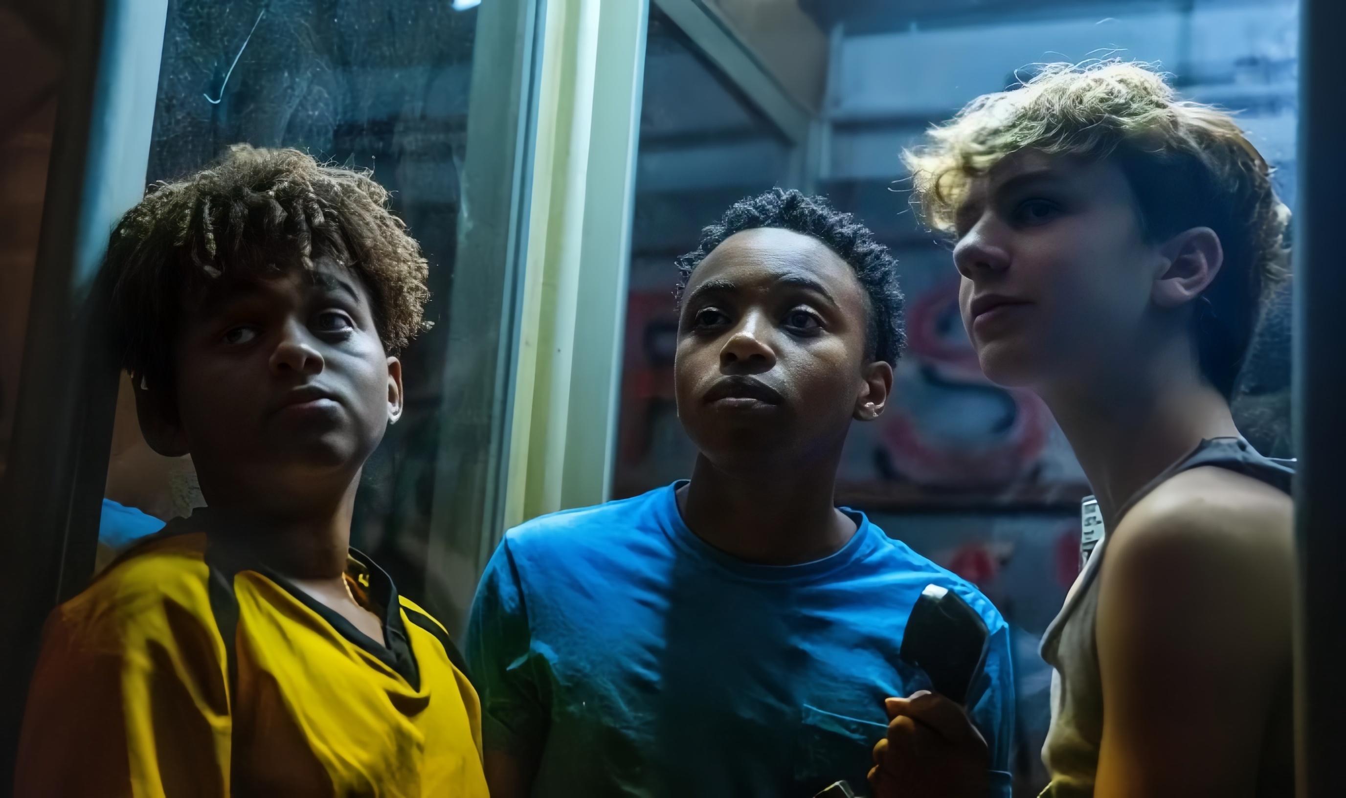 1-800夜间热线封面图